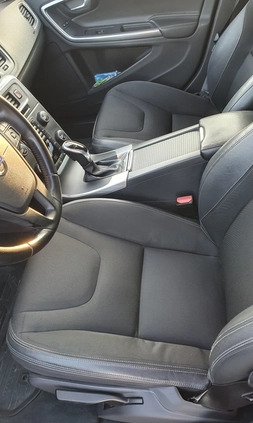 Volvo V60 cena 35900 przebieg: 299000, rok produkcji 2016 z Bochnia małe 497